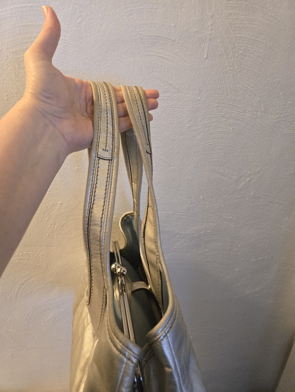 ​Coach Ergo Metallic Silver Pleated Leather Kisslock Satchel Bag 12231 - Picture 16 of 16